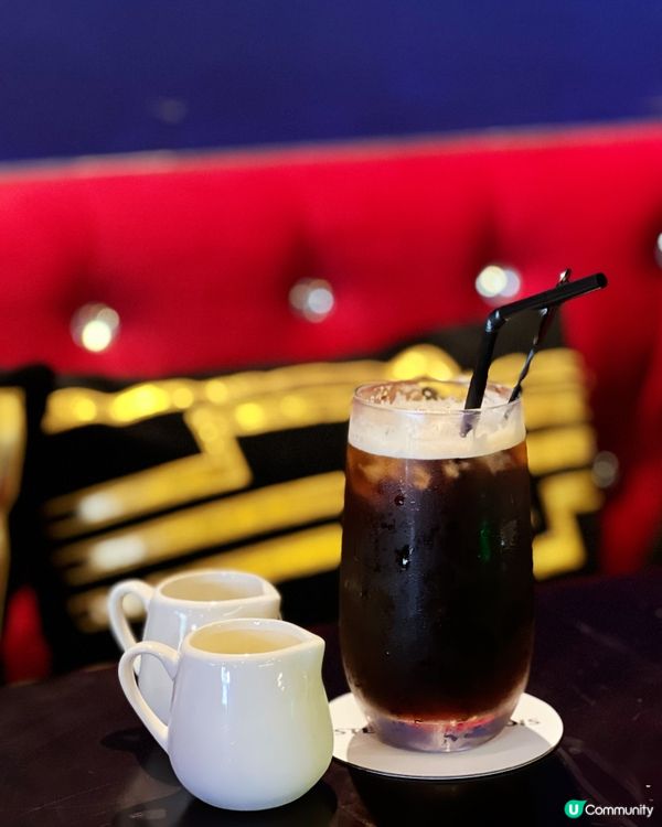 西環高街新開的酒吧，主打中東菜及燒烤相當有特色。午餐套餐非常...