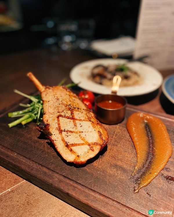 尖沙咀諾士佛臺一向多酒吧，平時我就好少過嚟，今次同朋友係到搵...