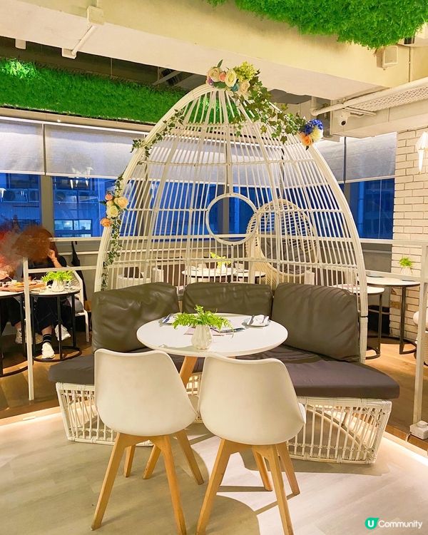 尖沙咀諾士佛臺一向多酒吧，平時我就好少過嚟，今次同朋友係到搵...