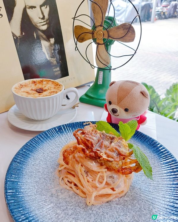 在元朗嘉城廣場與遊樂場附近，有家隱世咖啡小店，以懷舊風為主題...