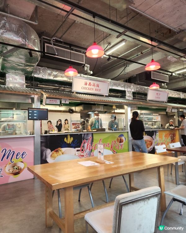 今天首次到上海街618廚尊午餐，點了喇沙蝦+海南雞飯，味道雖...