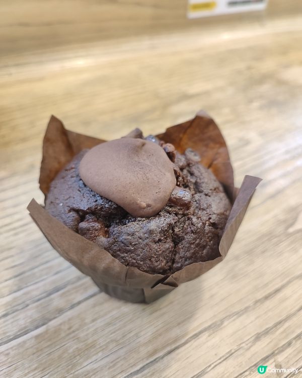 馬莎朱古力榛子馬芬~非常鬆軟,濃郁朱古力味,內藏榛子醬。雙重...