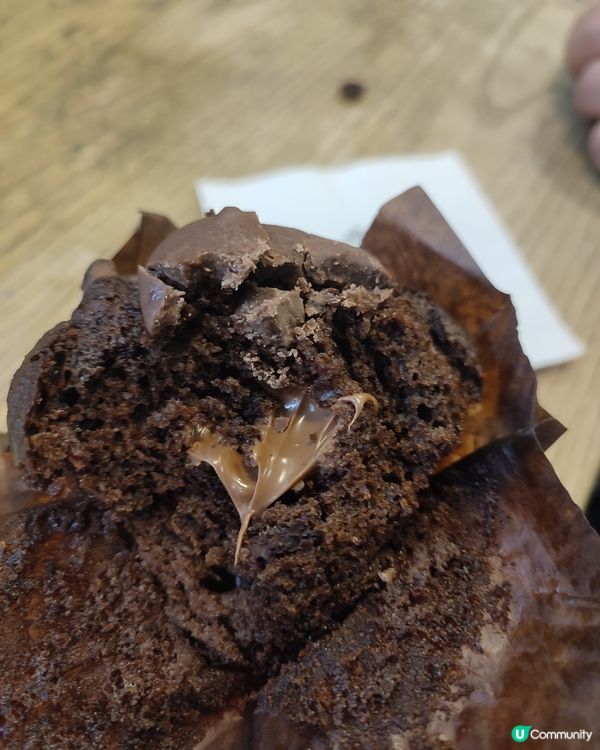 馬莎朱古力榛子馬芬~非常鬆軟,濃郁朱古力味,內藏榛子醬。雙重...