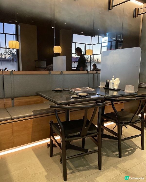 千兩最近有個職人壽司系列回歸，主打豐州盛宴，食材用上由日本豐...