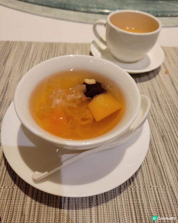 夏天飲木瓜雪耳糖水，滋潤養顏，好味道