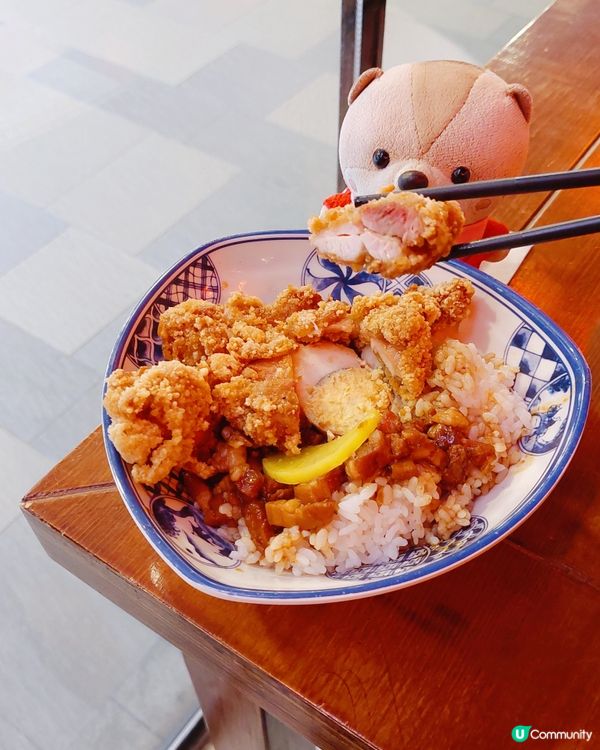 台灣菜一向也喜歡吃，到了吃飯時間就去了其中一家吃，位於屯門時...