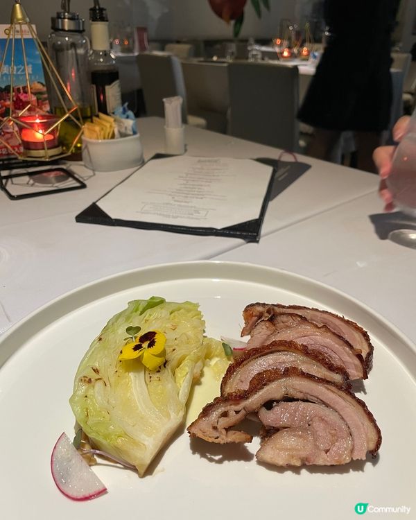 估唔到荔枝角D2 Place對面工廠大廈內，有一間隱世西餐廳...