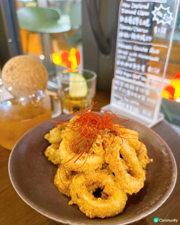 STILL主打精緻嘅西班牙Tapas 見到橙白綠嘅文青裝修好...