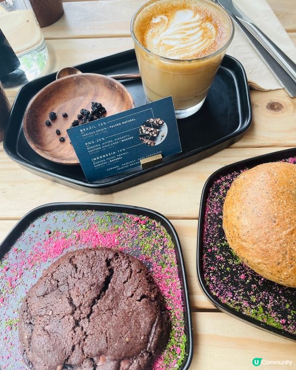 呢間coffee shop☕️一直都想試好耐，佢喺銅鑼灣呢間...