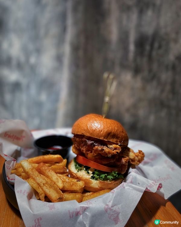 Busy Bird最近佢哋同nomad聯乘出咗幾款嘅漢堡，我...