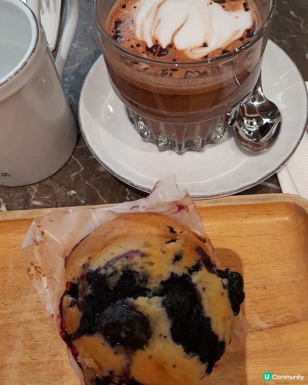 朱古力咖啡，藍莓鬆餅