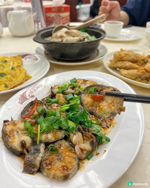 第一次來「橋底辣蟹」‼️🦀 這裡除了蟹的菜式出名外，其他的小...