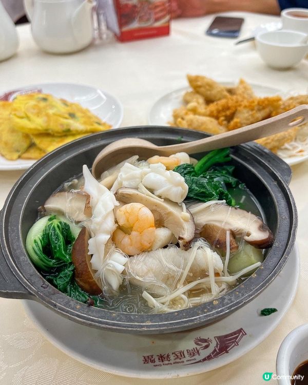 第一次來「橋底辣蟹」‼️🦀 這裡除了蟹的菜式出名外，其他的小...