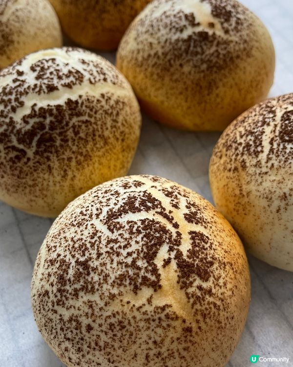 可愛奶香蘑菇造型麵包🍄  ！雖然看起來像蘑菇，但它們是帶有可...