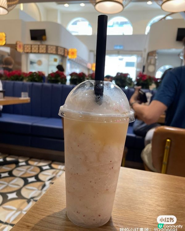 經過尖沙咀見到一個裝修非常之歐陸風格嘅food court，...