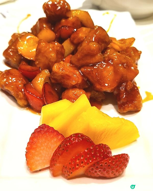 鮮果脆皮咕嚕肉、招牌小炒皇加埋菜遠龍躉炒河，太滋味了，清曬碟...