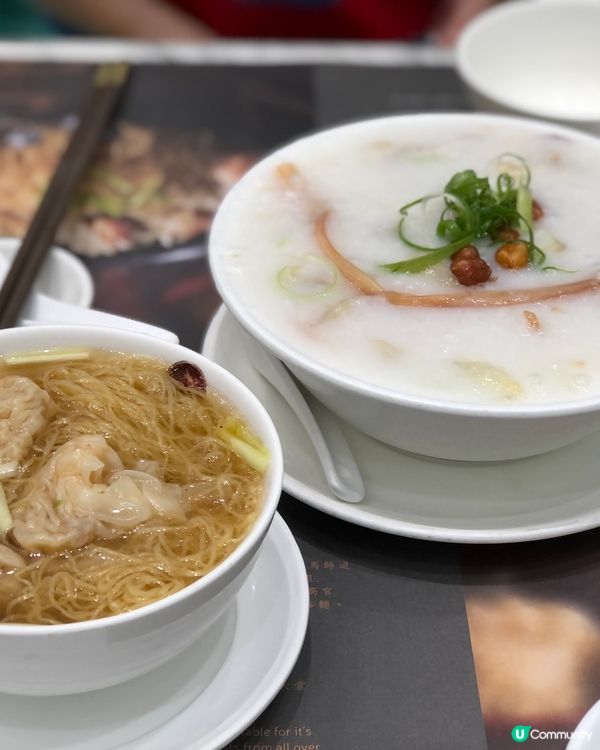 坐得舒服，服務態度好，野食味道唔錯，唔會好鹹啊，讚👍🏻