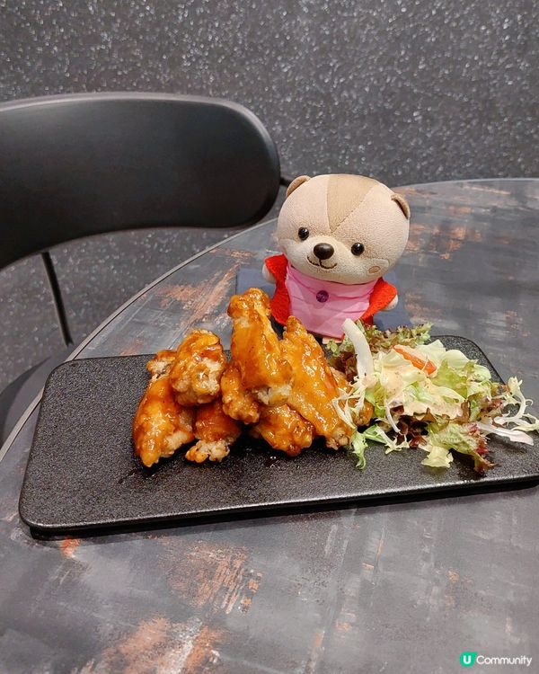 K11藝術館商場開了家特色餐廳，令人充滿宇宙太空感的，是位於...