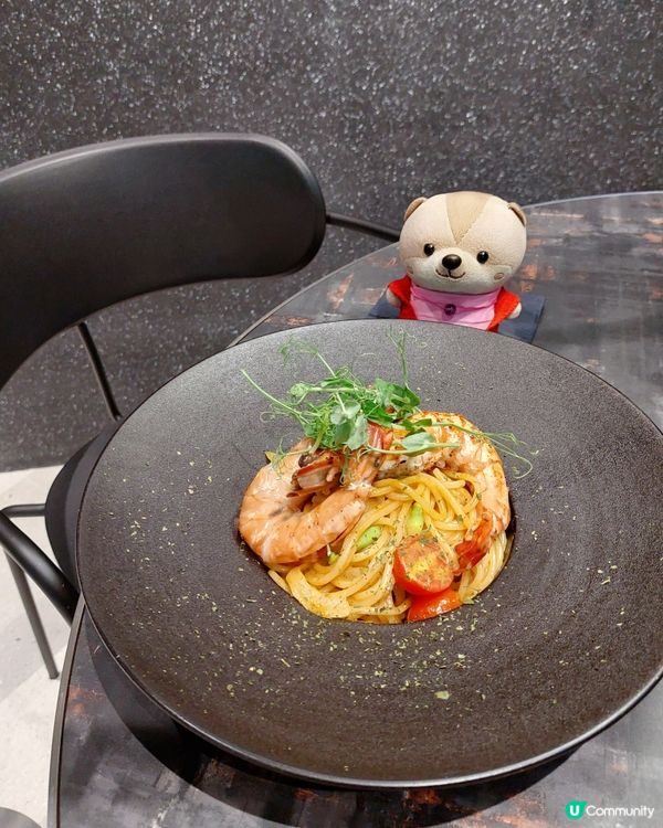 K11藝術館商場開了家特色餐廳，令人充滿宇宙太空感的，是位於...