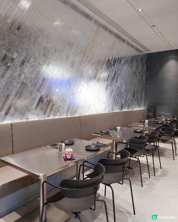 K11藝術館商場開了家特色餐廳，令人充滿宇宙太空感的，是位於...