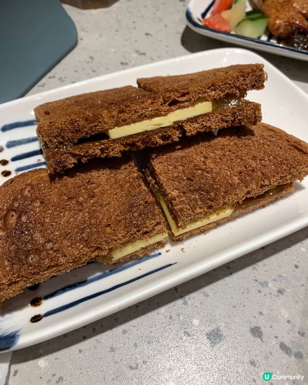 99分的海南雞飯，雞湯濃而不膩，服務員效率很快，整體味道不錯...