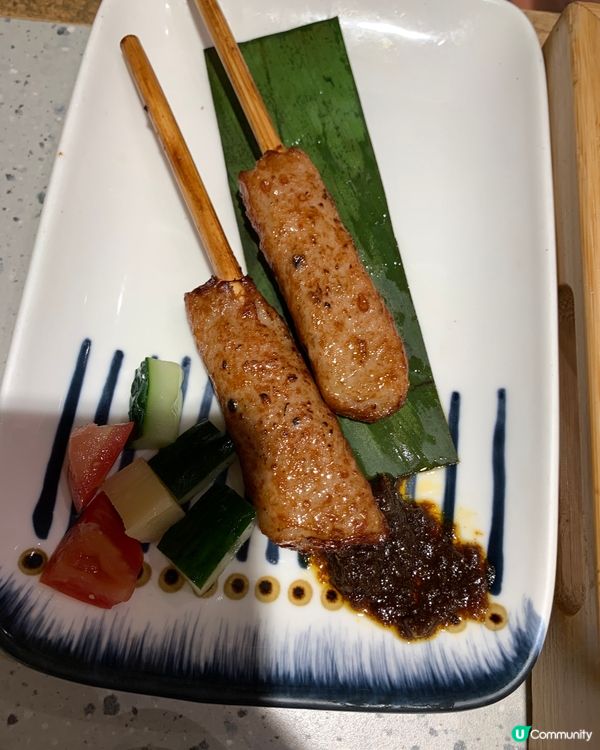 99分的海南雞飯，雞湯濃而不膩，服務員效率很快，整體味道不錯...