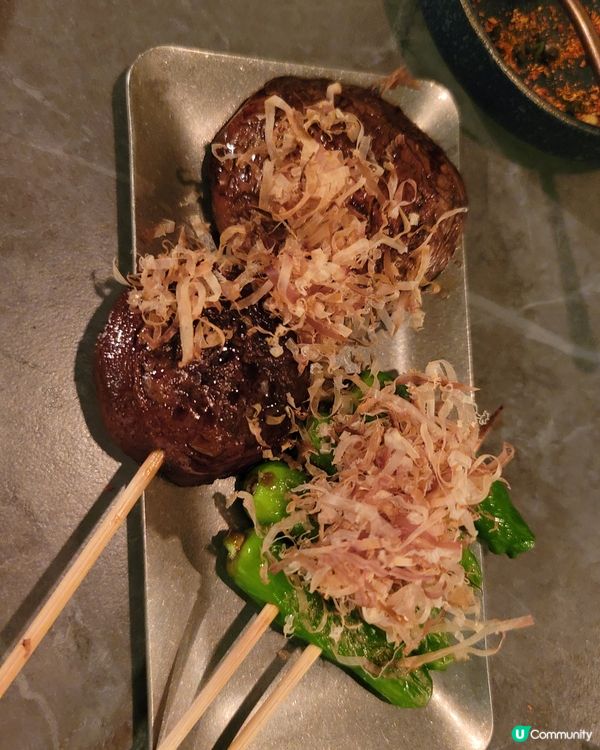 坐得舒服！串燒都好好食！位小d, 所以要book定先！今日咁...