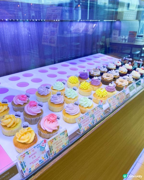 未到中秋正日傳統月餅、奶黃月餅、伯爵茶味、朱古力味月餅都食過...