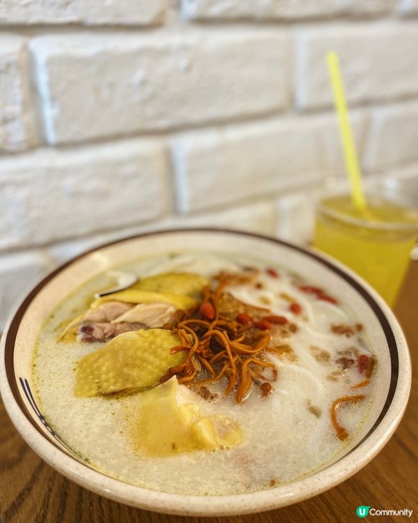 又一間被明星神化左嘅餐廳😰