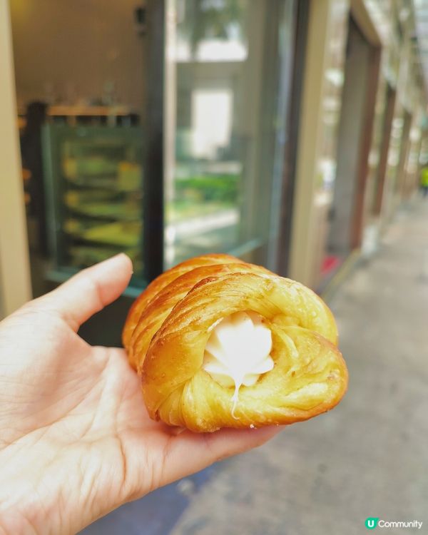 上次拍片同大家分享馬鞍山公園的海洋廣場,忘記同大家附近既麵包...