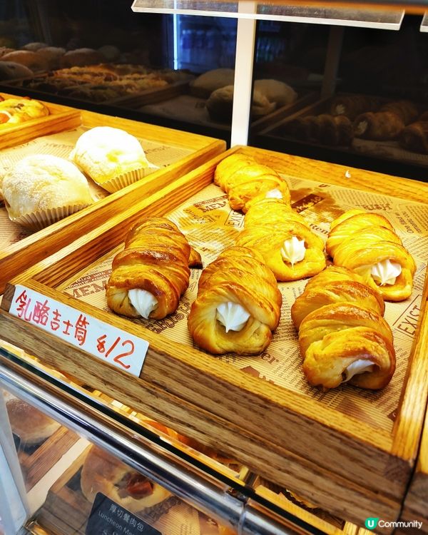 上次拍片同大家分享馬鞍山公園的海洋廣場,忘記同大家附近既麵包...