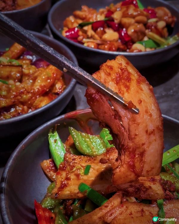 喺灣仔型格人氣嘅川流。最近推出全新嘅「七滋八味川式半放題晚宴...