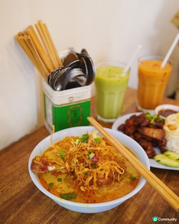 食飯喇喂😋！店名Kin Kao意思即係泰文嘅食飯🍽～ 店內由...