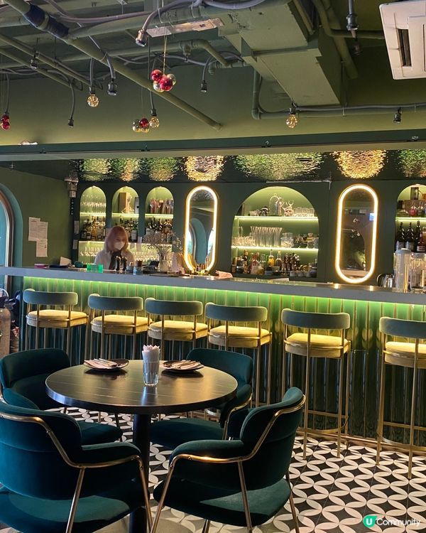 TST 靚景打卡餐廳 - Library