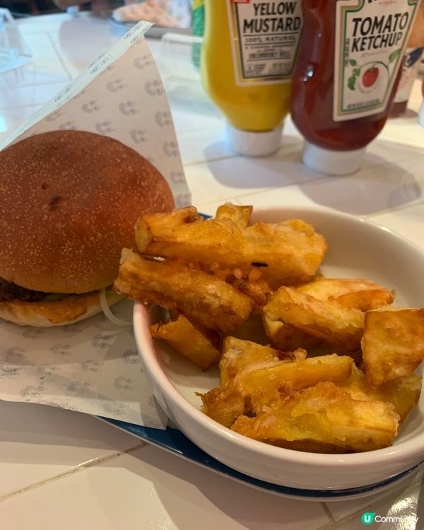 主張無蕃茄嘅漢堡，覺得稍微乾左d🤭不過肉都幾好食〰️