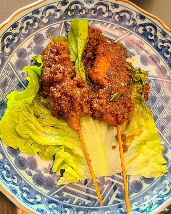 外賣系列，咖哩牛腩配薄餅、沙嗲鷄肉串、海南鷄飯，兩個人都食唔...