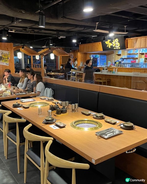 今日去咗旺角星際買電腦嘢，行過瓊華中心發現16層樓都好多新餐...