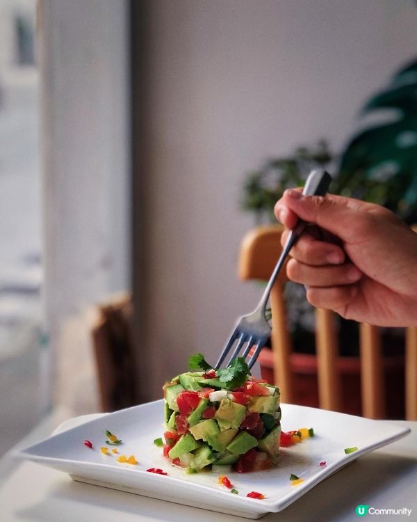 喺西營盤有間墨西哥嘅餐廳Verde MAR，佢哋以牛油果做出...