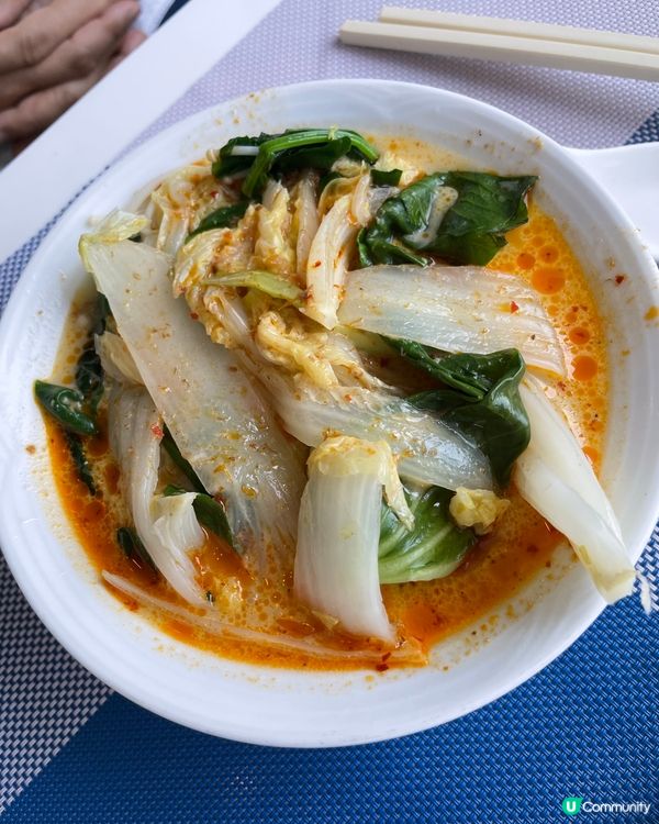 泰式冬陰功雜菜湯，各款雜菜配上冬陰功湯底，美味可口。