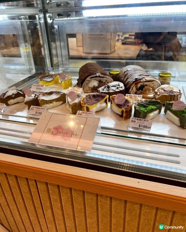 一向喜歡食芝士，而甜品中，芝士蛋糕好多時都係我既首選，喜歡佢...