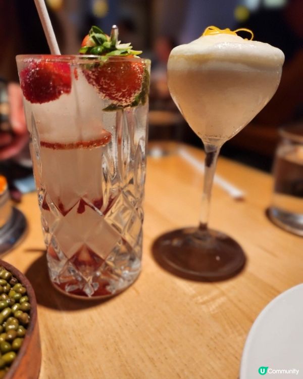 位於中環歌賦街的Chueca食西班牙菜，一直都比佢藍白色外牆...