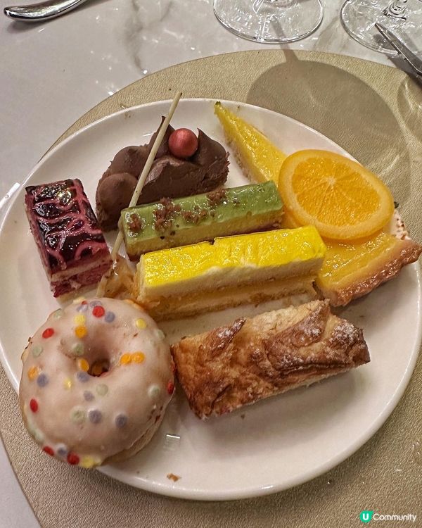 Semi-buffet Dinner $728+10%