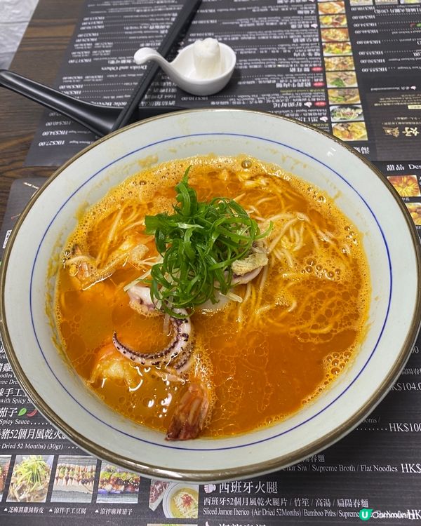 午飯時間13:00前到不用排隊，值得去試一次，雖然貴，當見識...