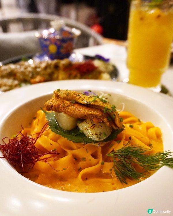 銅鑼灣𝑳𝒂𝒚𝒃𝒂𝒄𝒌 𝑪𝒂𝒇é & 𝑩𝒂𝒓超邪惡蟹粉拌麵🥰🦀...