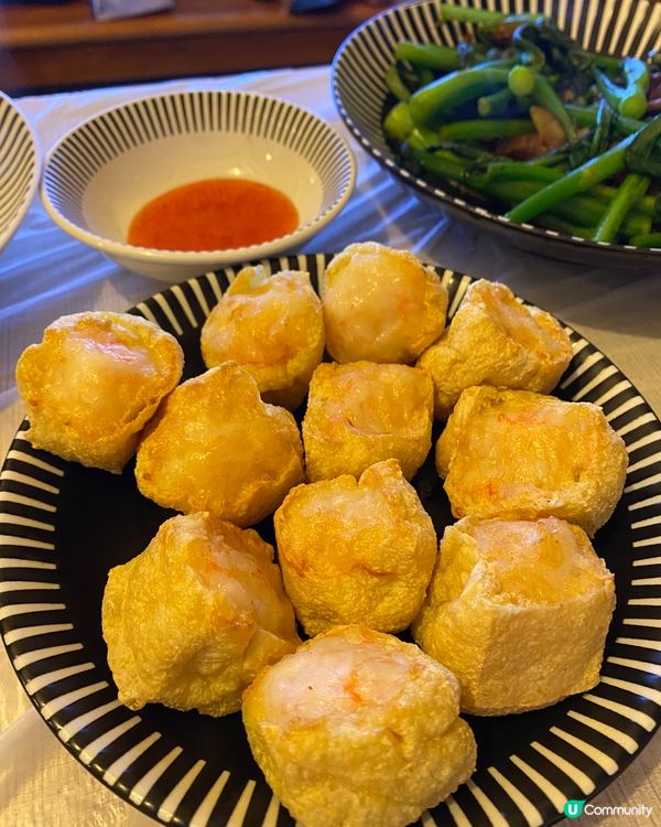 蝦膠釀豆卜用氣炸鍋炸就可以！點泰式甜酸醬食，都唔錯㗎！