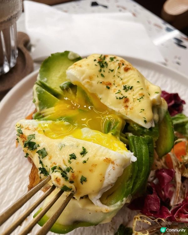 Le jardin soho 早上係間cafe，晚上變回酒吧...