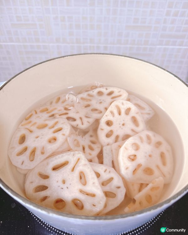 收工係街市$10 2 份蔬菜，其中一份$5 買了蓮藕，整咗個...