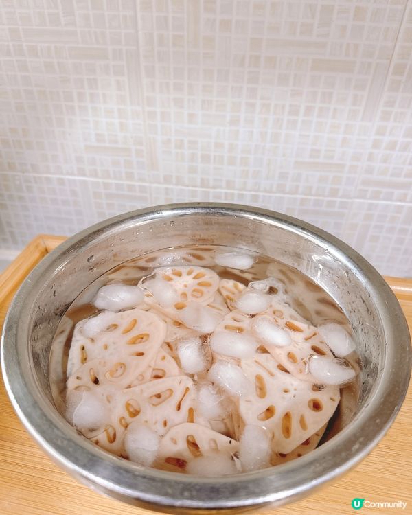 收工係街市$10 2 份蔬菜，其中一份$5 買了蓮藕，整咗個...