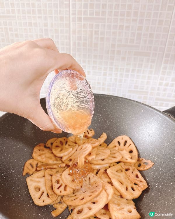 收工係街市$10 2 份蔬菜，其中一份$5 買了蓮藕，整咗個...