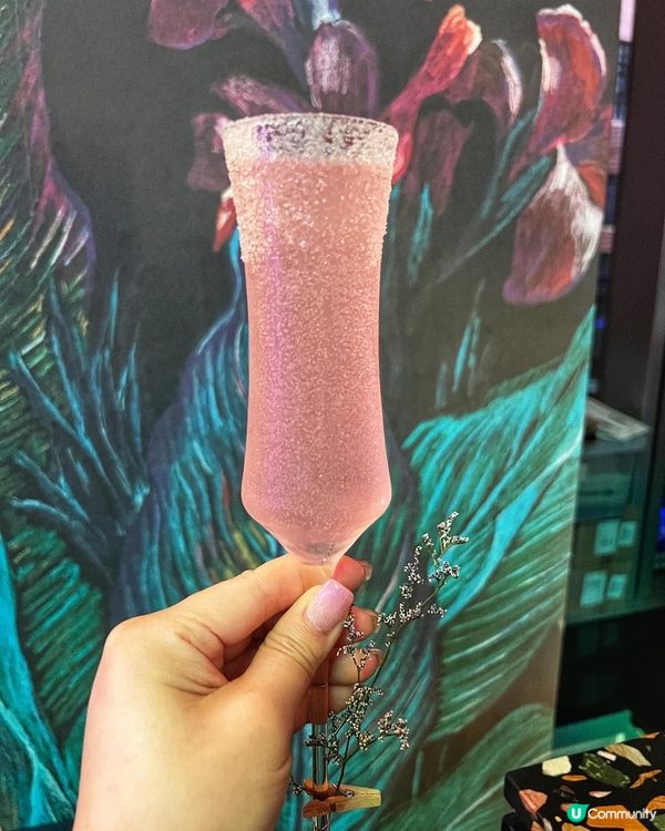 銅鑼灣金朝陽中心頂樓，新開左間集合美景美酒嘅好地方。 無論日...